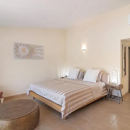 Nicola Сasa de vacaciones